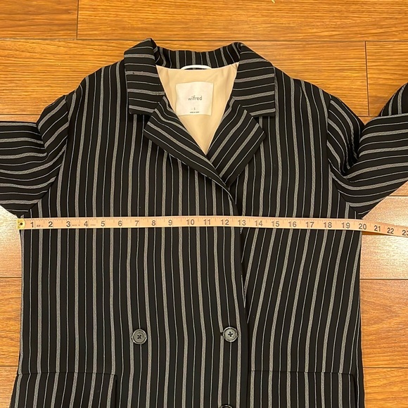Aritzia Wilfred Cherrelle Pinstripe Oversized Blazer - Picture 12 of 16